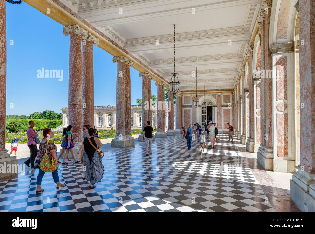 Die Säulenhalle im Grand Trianon, Domain de Versailles, in der Nähe von Paris, Frankreich Stockfoto