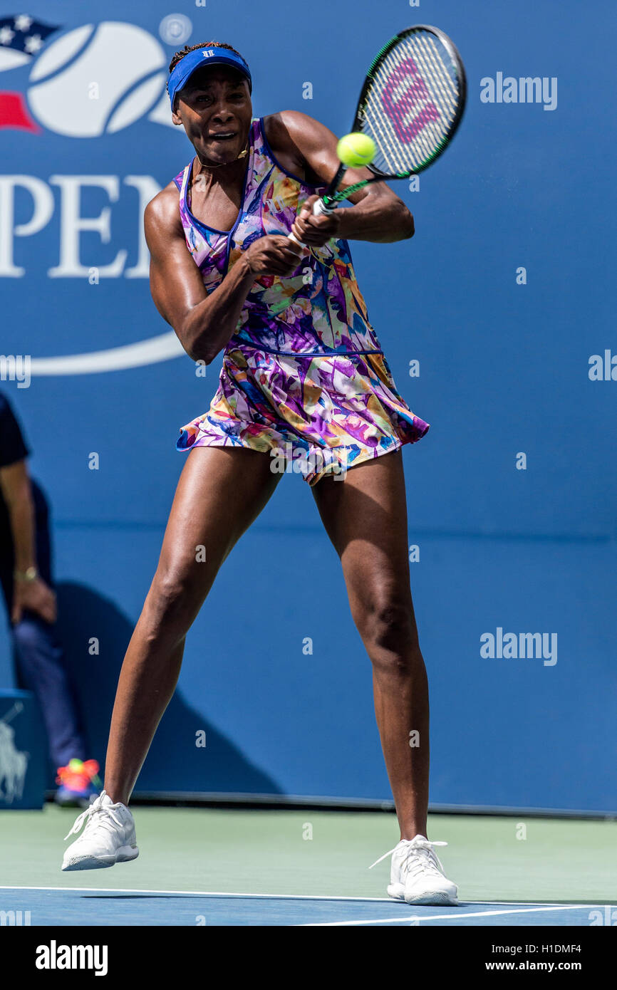 Venus Williams (USA) im Wettbewerb bei den US Open 2016 Stockfoto