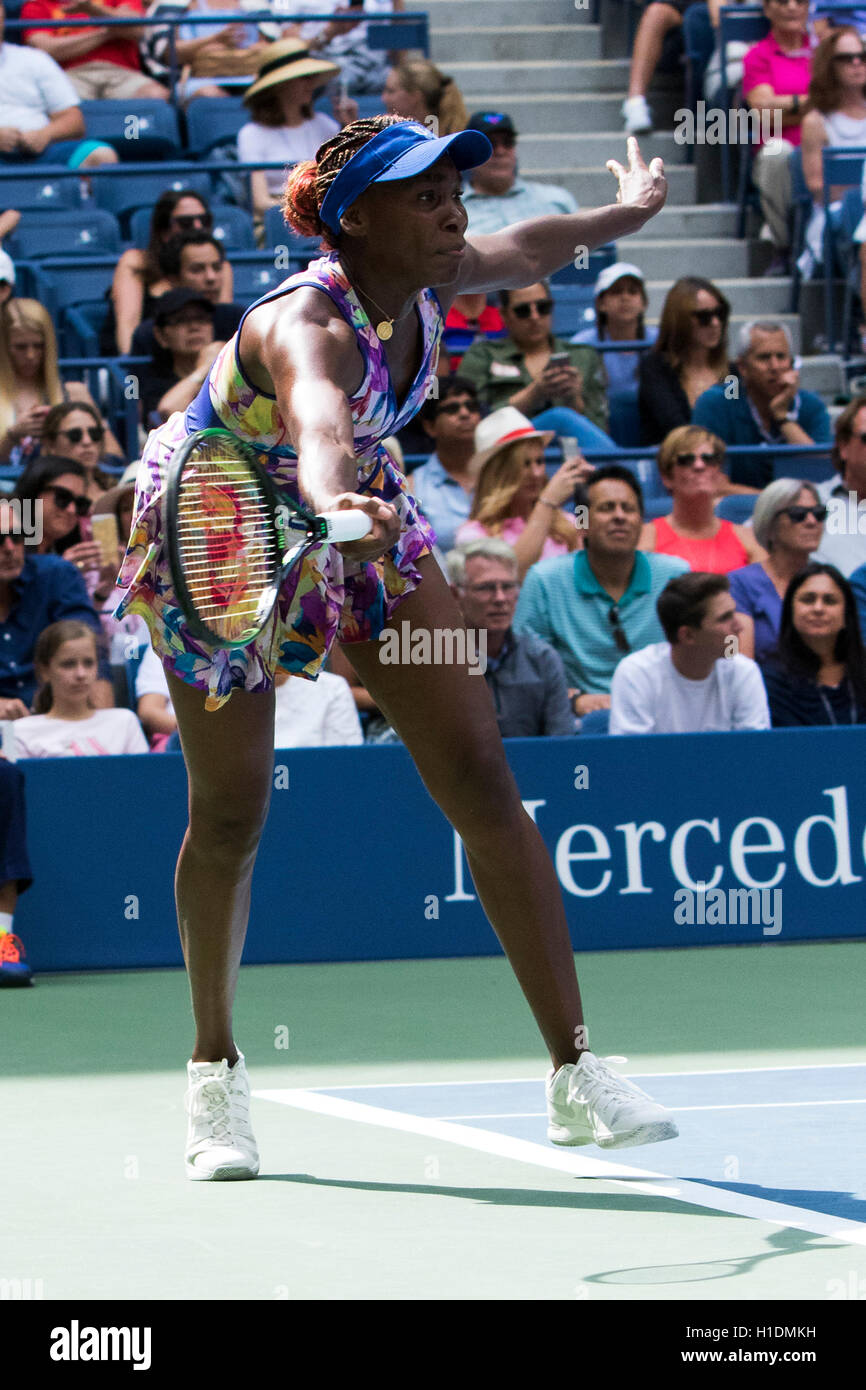 Venus Williams (USA) im Wettbewerb bei den US Open 2016 Stockfoto