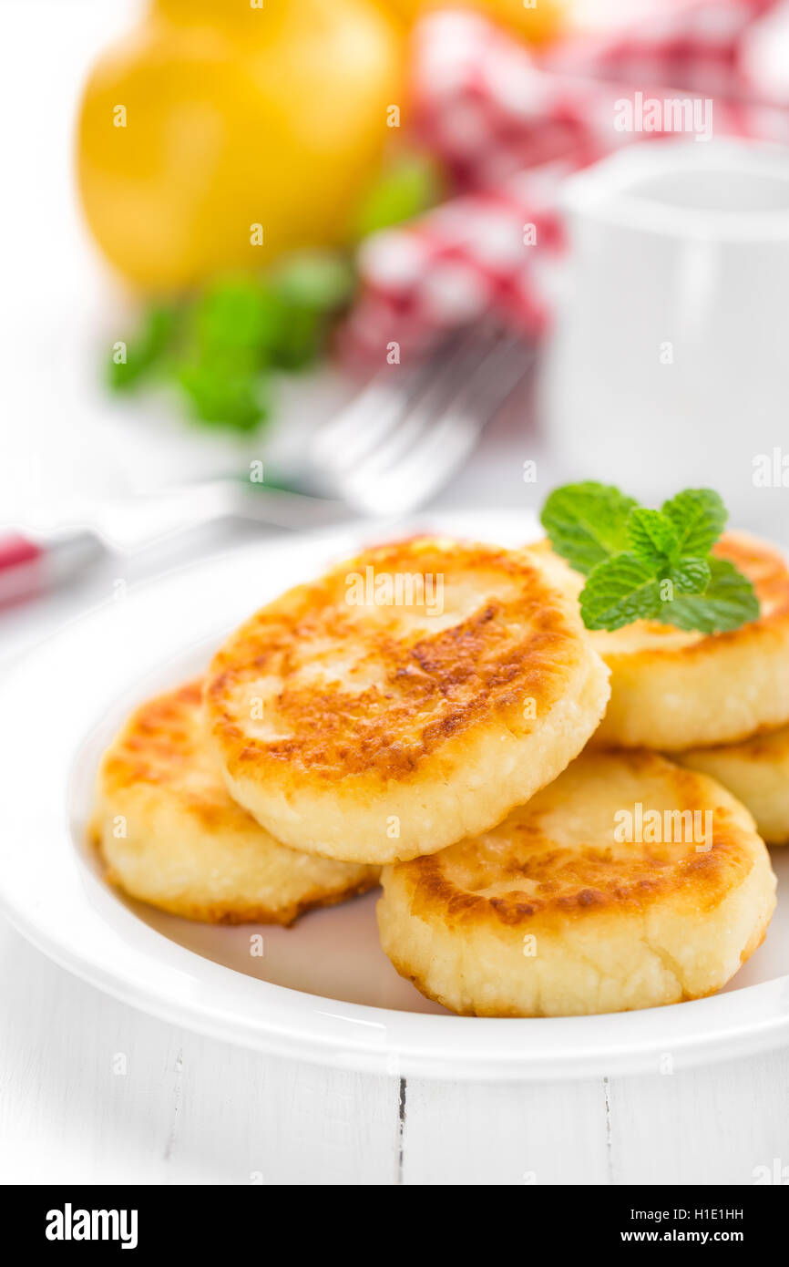 Quark Pfannkuchen, syrniki Stockfoto