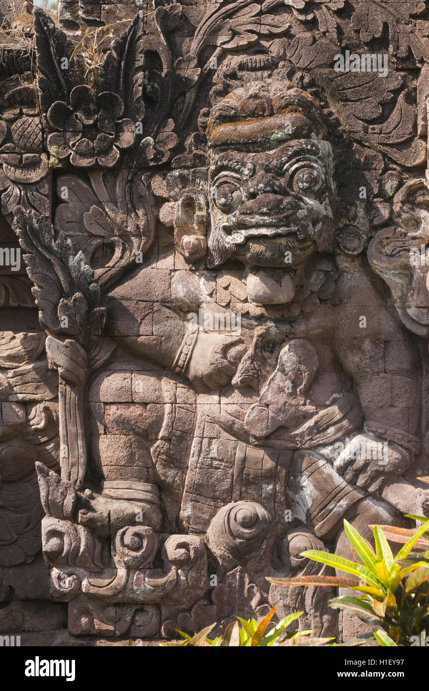 Elk220-6349v Indonesien, Bali, Sangsit, Pura Beji Tempel, Wächter Gottheit Figur Stockfoto
