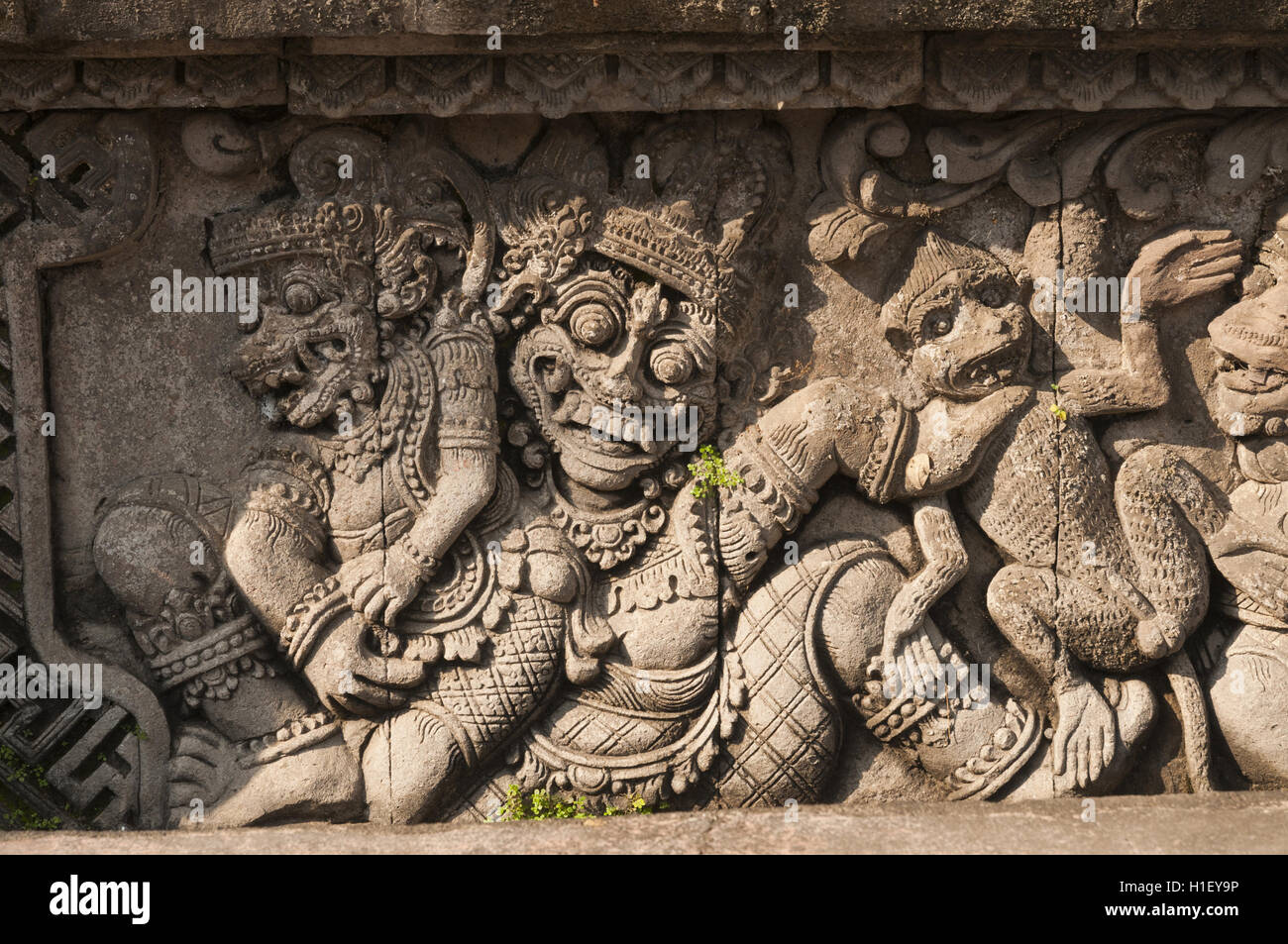 Indonesien, Bali, Sangsit, Pura Beji, Flachrelief Carving Stockfoto