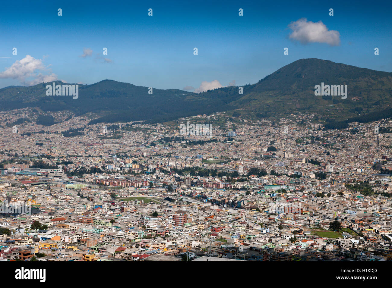 Luftaufnahme der Hauptstadt Quito, Ecuador Stockfoto