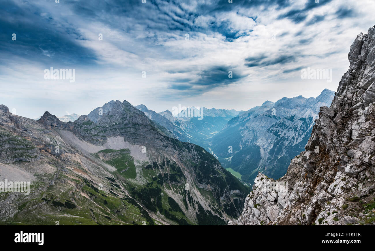 Karwendel, Blick ins Tal Hintertau, Alpen, Mittenwald, Deutschland Stockfoto