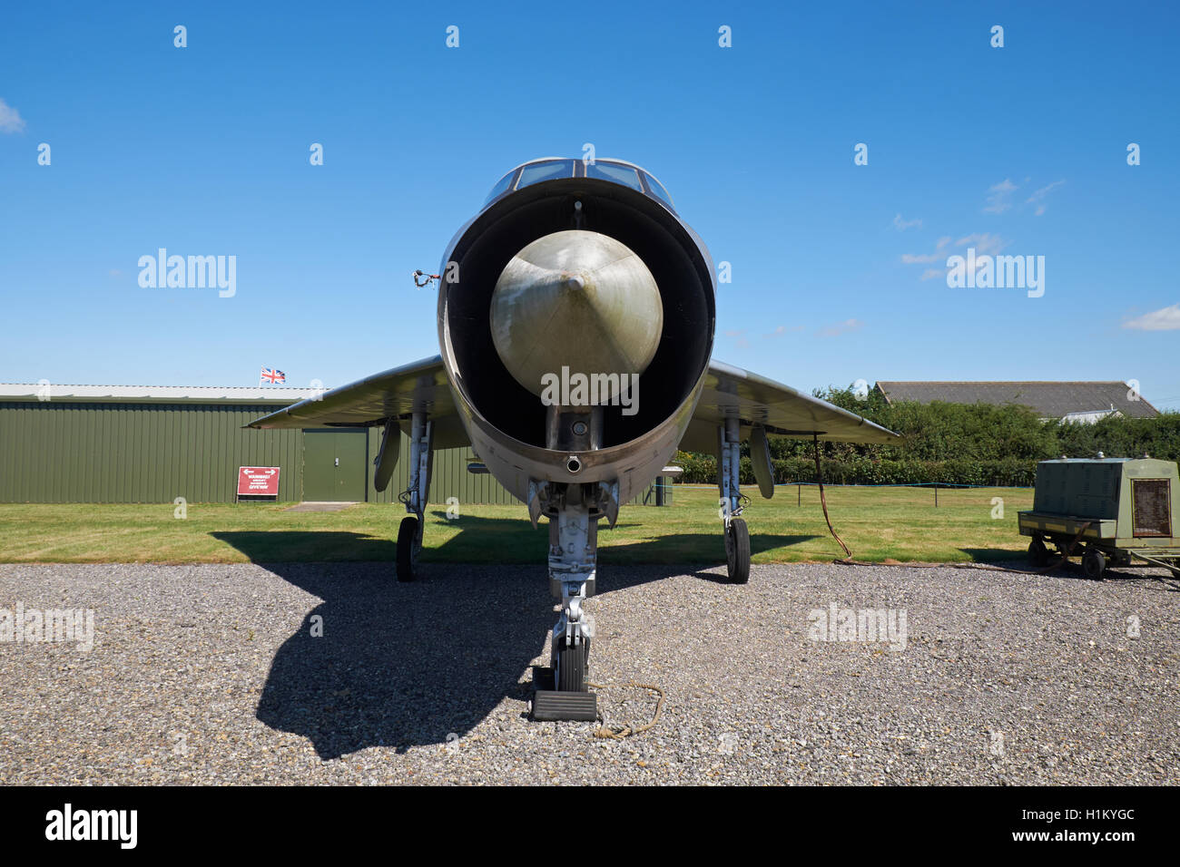 Ein English Electric Lightning T.5 Trainer Abfangjäger auf dem Display an der Newark Air Museum, Nottinghamshire, England. Stockfoto