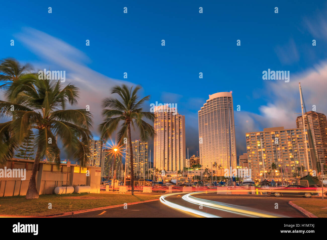 Lichtspuren in Honolulu Stockfoto
