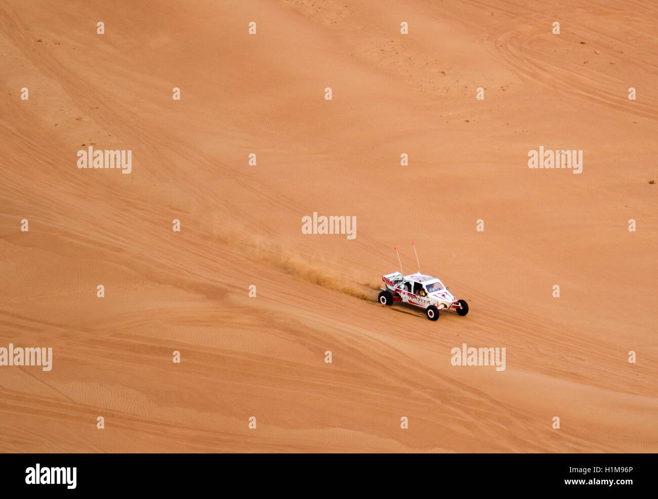 Desert Safari Dune bashing Tour Tourist Spaß Dubai Stockfoto