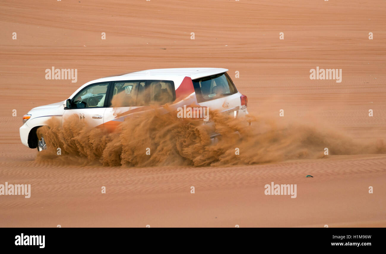 Desert Safari Dune bashing Tour Tourist Spaß Dubai Stockfoto
