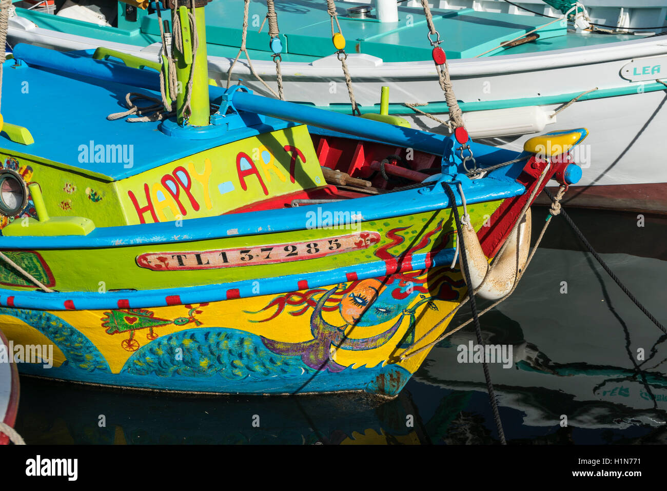 Mittelmeer-Angelboote/Fischerboote in Sanary-Sur-Mer, Promenade, Cote d Azur, Frankreich Stockfoto