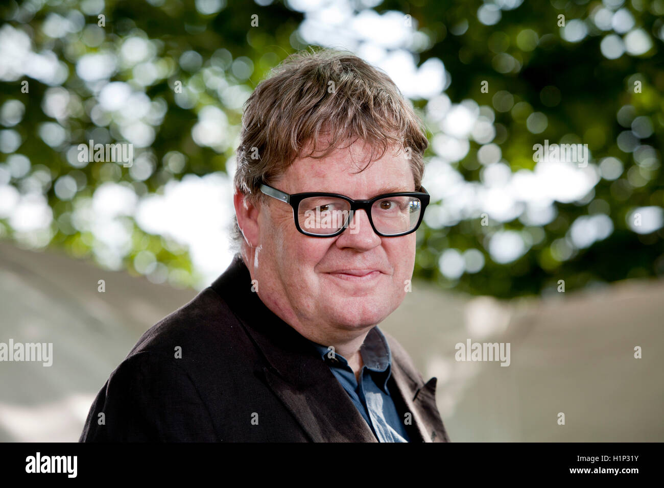 James Runcie, britischer Schriftsteller, Dokumentarfilmer, Fernsehproduzent und Drehbuchautor und Dramatiker, auf dem Edinburgh International Book Festival. Edinburgh, Schottland. 18. August 2016 Stockfoto