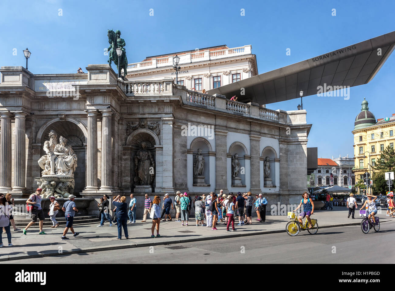 Albertina Museum und Reiterstatue des Erzherzog Albrecht (Erzherzog Albrecht), Wien Albertina Galerie Österreich Stockfoto