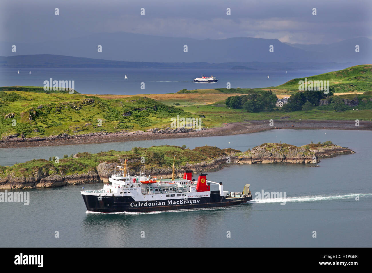 Die MV Hebridean Islays fährt über den Klang Kerrera, Oban, Argyll Oban Stockfoto
