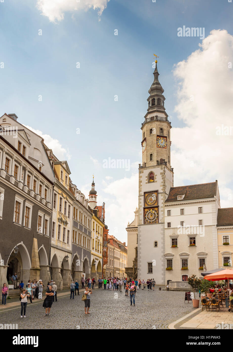 Görlitz, Deutschland - AUGUST 23: Touristen im alten Rathaus von Görlitz, Deutschland am 23. August 2016. Stockfoto