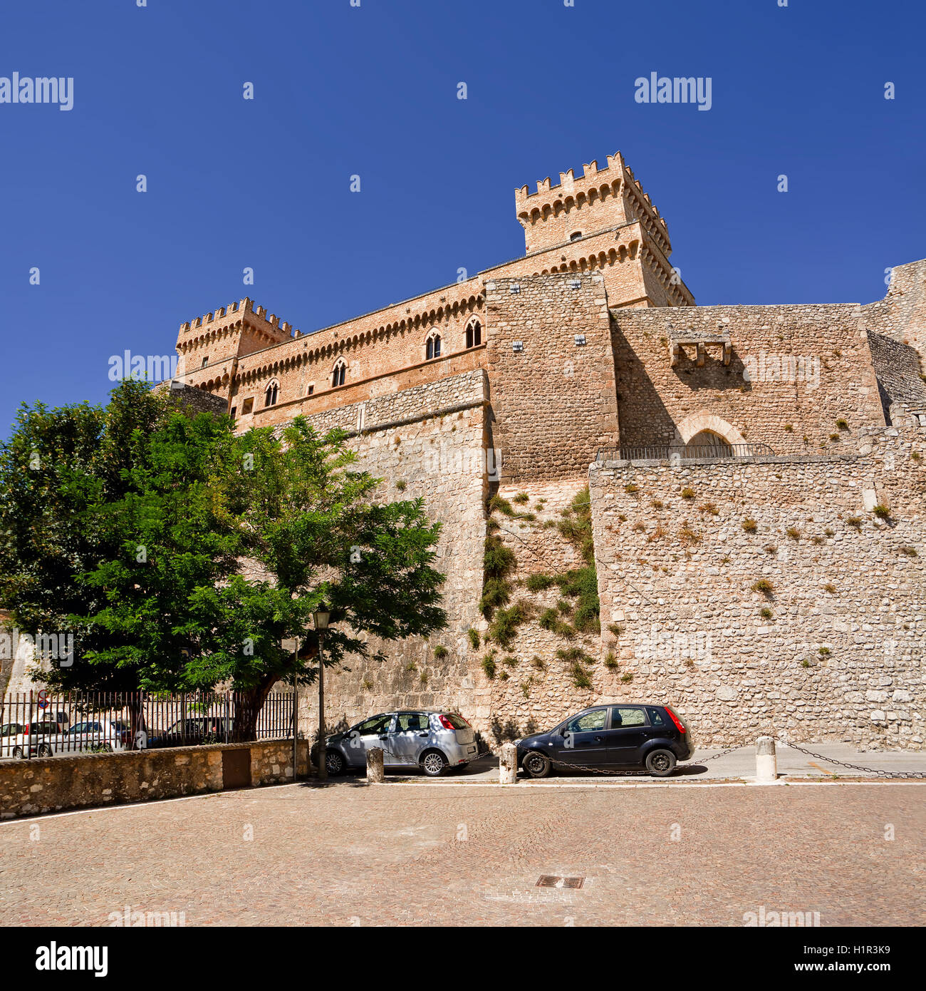 Piccolomini Schloss in Celano (Italien) Stockfoto