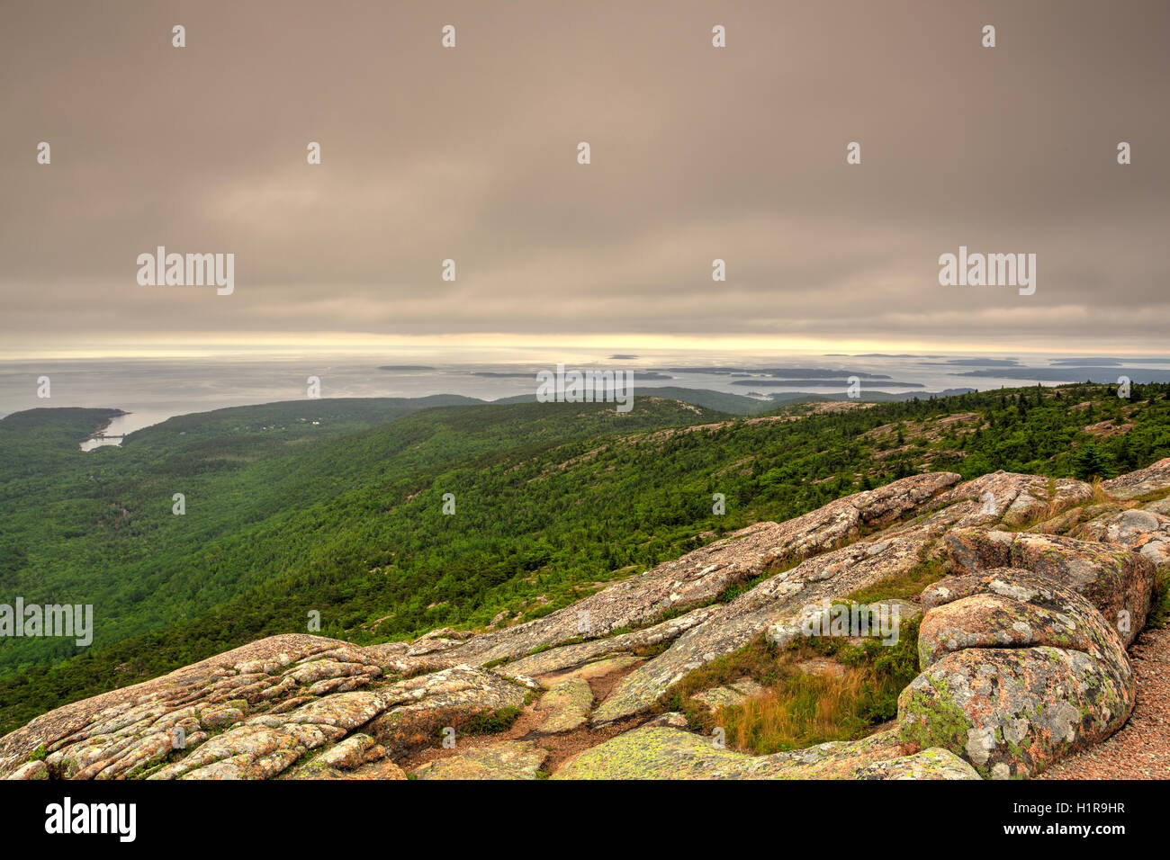 Sonnenuntergang über Acadia Nationalpark, vom Gipfel des Cadillac Mountain - HDR-Bild Stockfoto