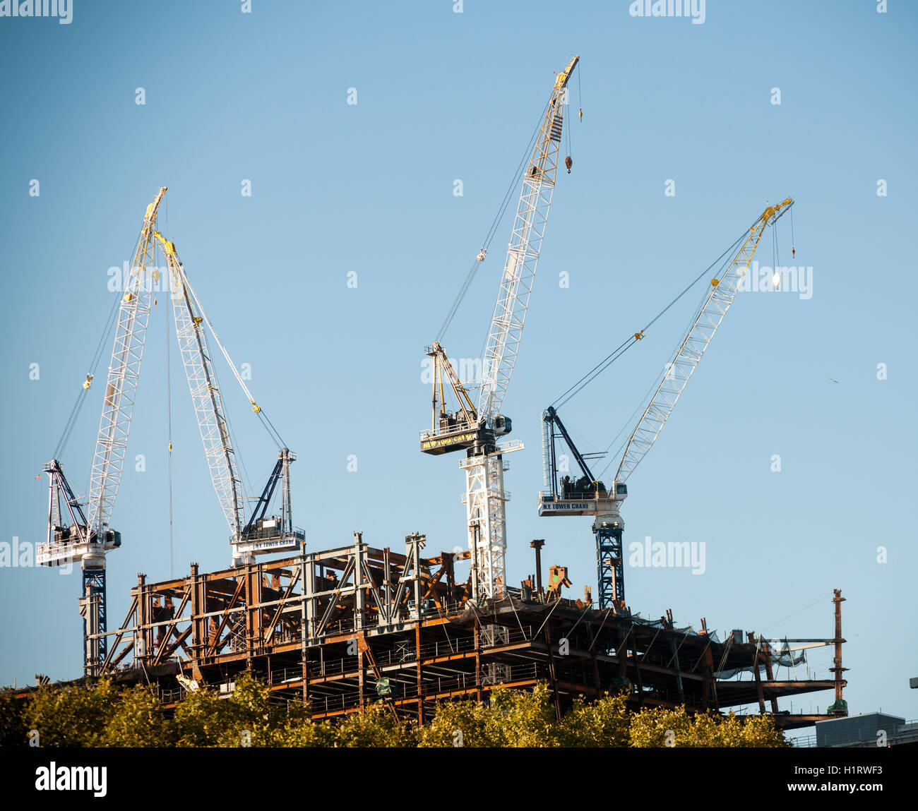 Kränen in den Bau von 30 Hudson Yards Projekt Montag, 12. September 2016 auf der West Side von New York.  (© Richard B. Levine) Stockfoto