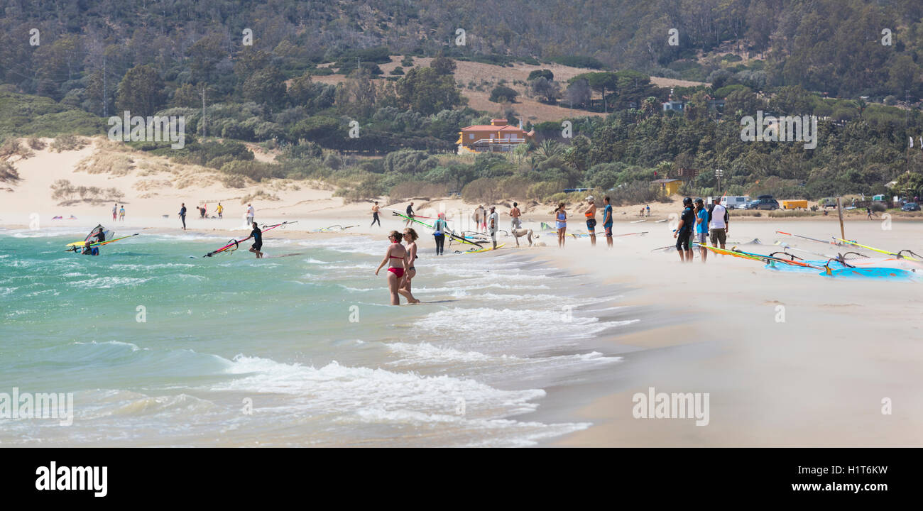 Tarifa, Costa De La Luz, Provinz Cadiz, Andalusien, Südspanien.  Strand-Szene im Punta Paloma Stockfoto