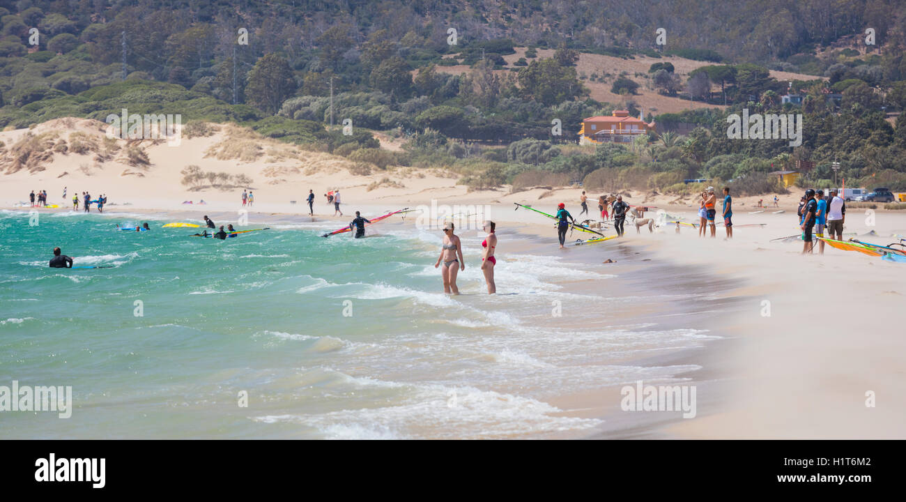 Tarifa, Costa De La Luz, Provinz Cadiz, Andalusien, Südspanien.  Strand-Szene im Punta Paloma Stockfoto