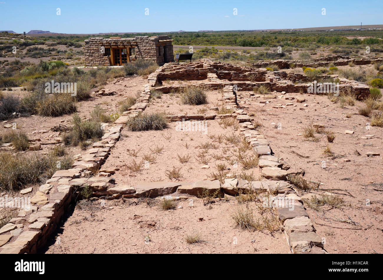 Ruinen von einem indischen Kiva in der Wüste von Arizona Stockfoto