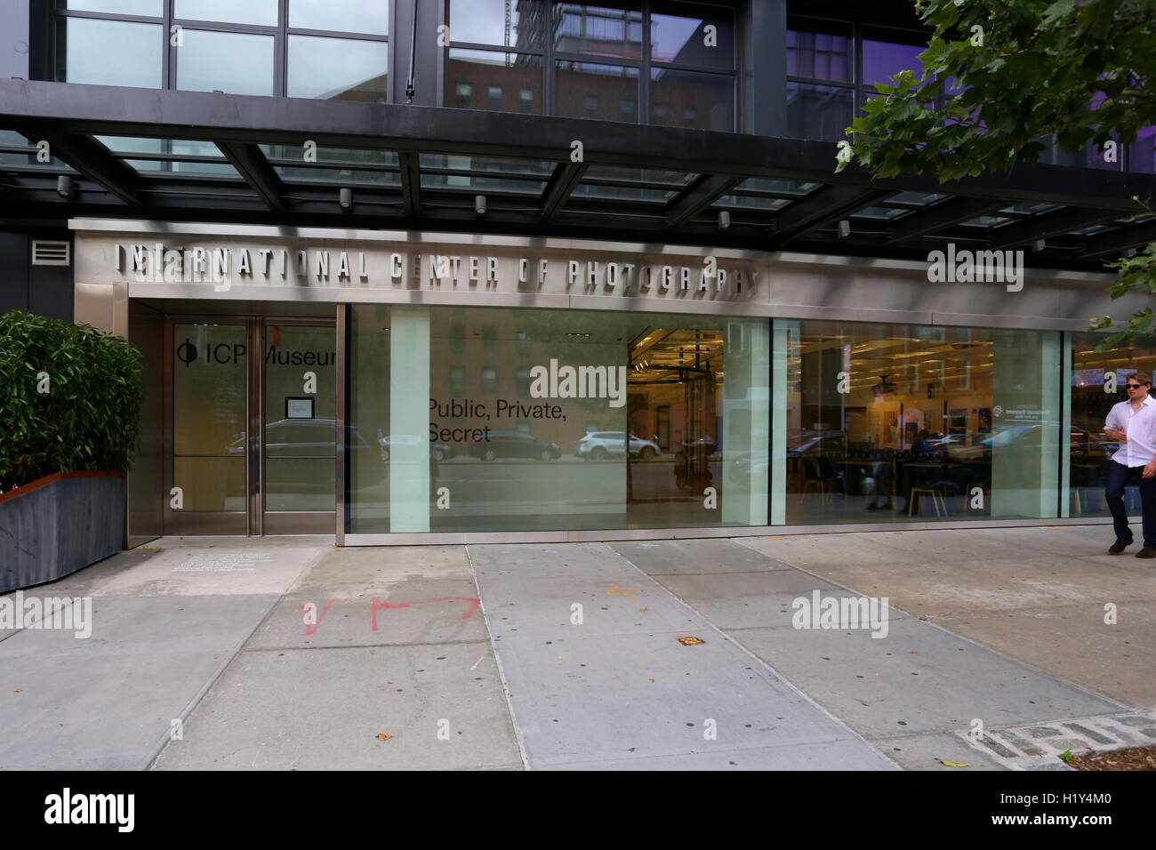 [Schaufenster] Internationales Zentrum für Fotografie New York City Stockfoto