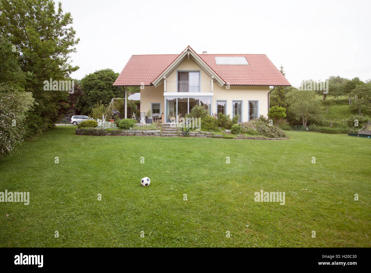 Wohnhaus mit Garten Stockfoto