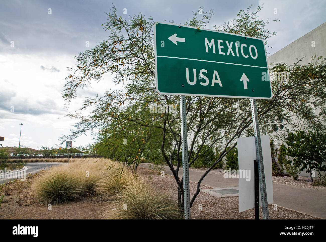 USA-Mexiko-Zeichen an der Grenze Stockfoto
