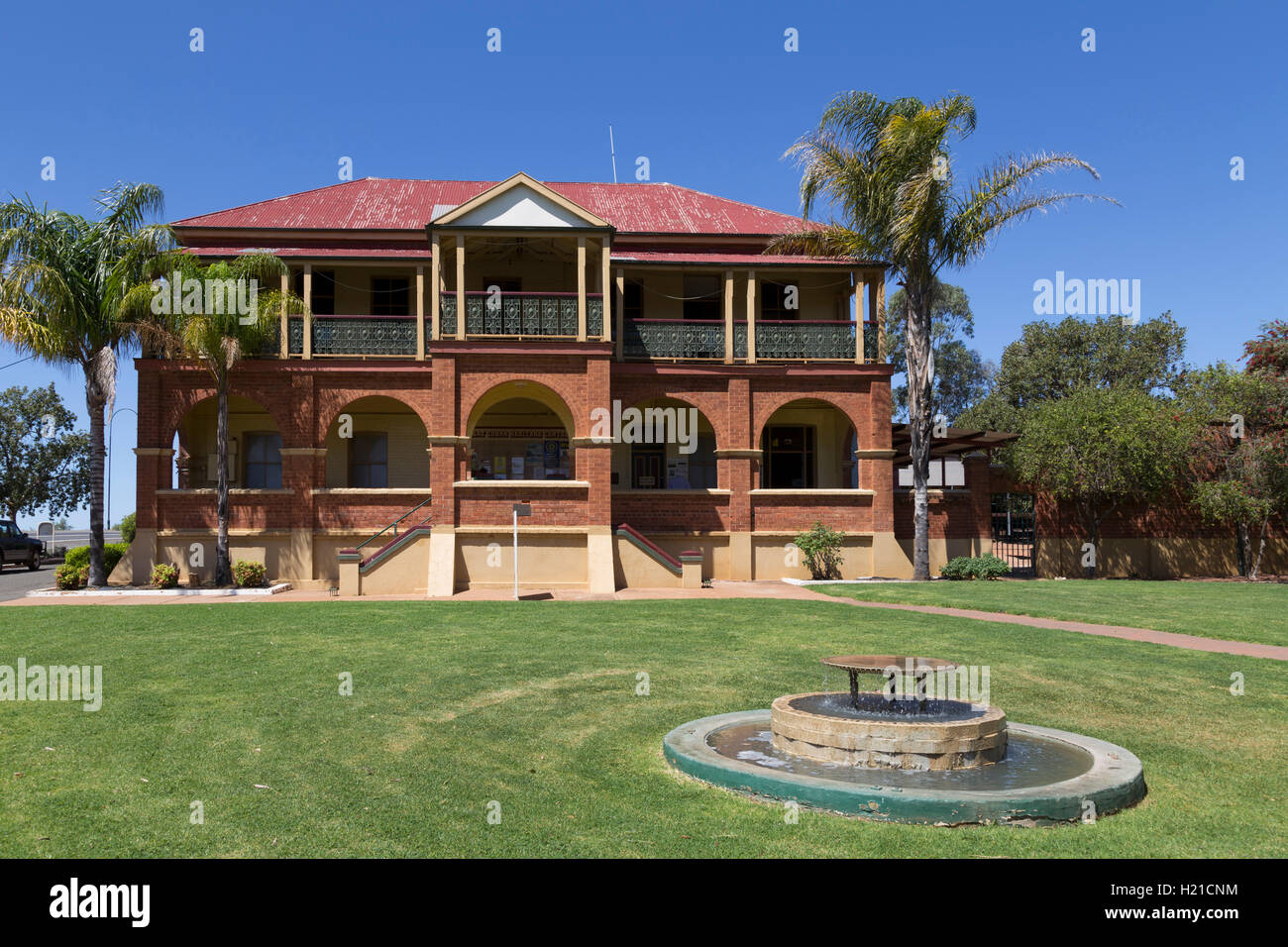 Ein Edwardian Gebäude, errichtet im Jahre 1912 bis 1920 war es der Geschäftsstelle für die große Cobar Copper Mine Australien. Stockfoto