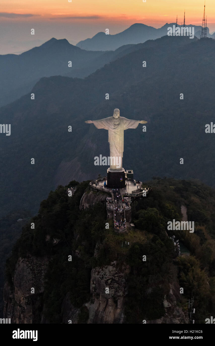Christus der ErlöserStatue auf dem CorcovadoBerg mit Blick auf die