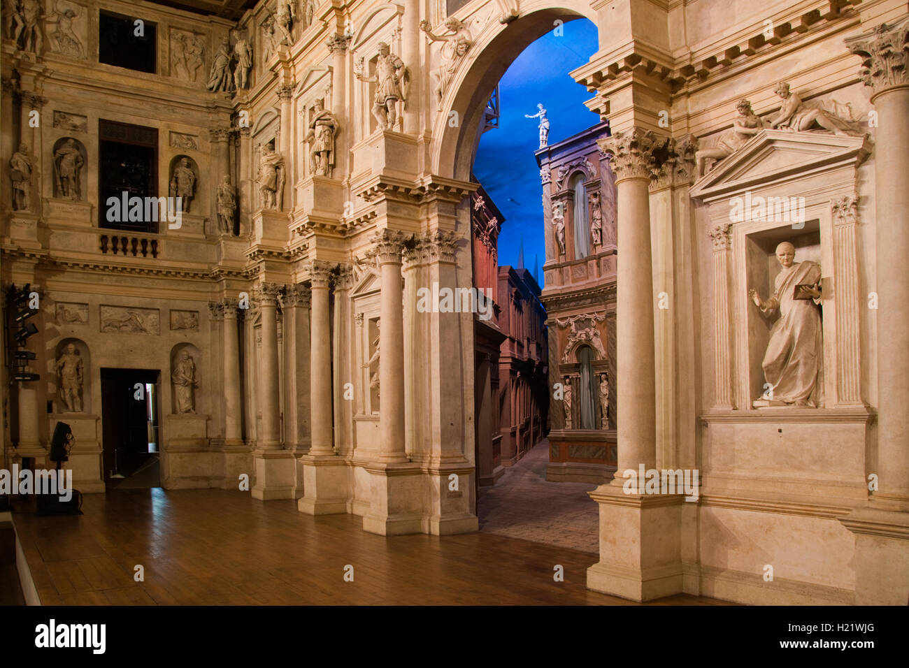 Europa, Italien, Vicenza Provinz Vicenza, Teatro Olimpico (Andrea Palladio, 1580), Bühne Stockfoto