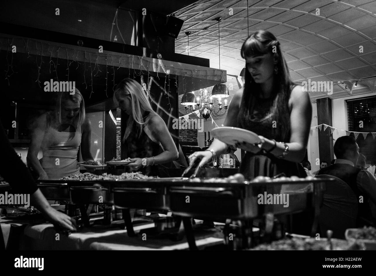 Feier mit Speisen und Getränken Stockfoto