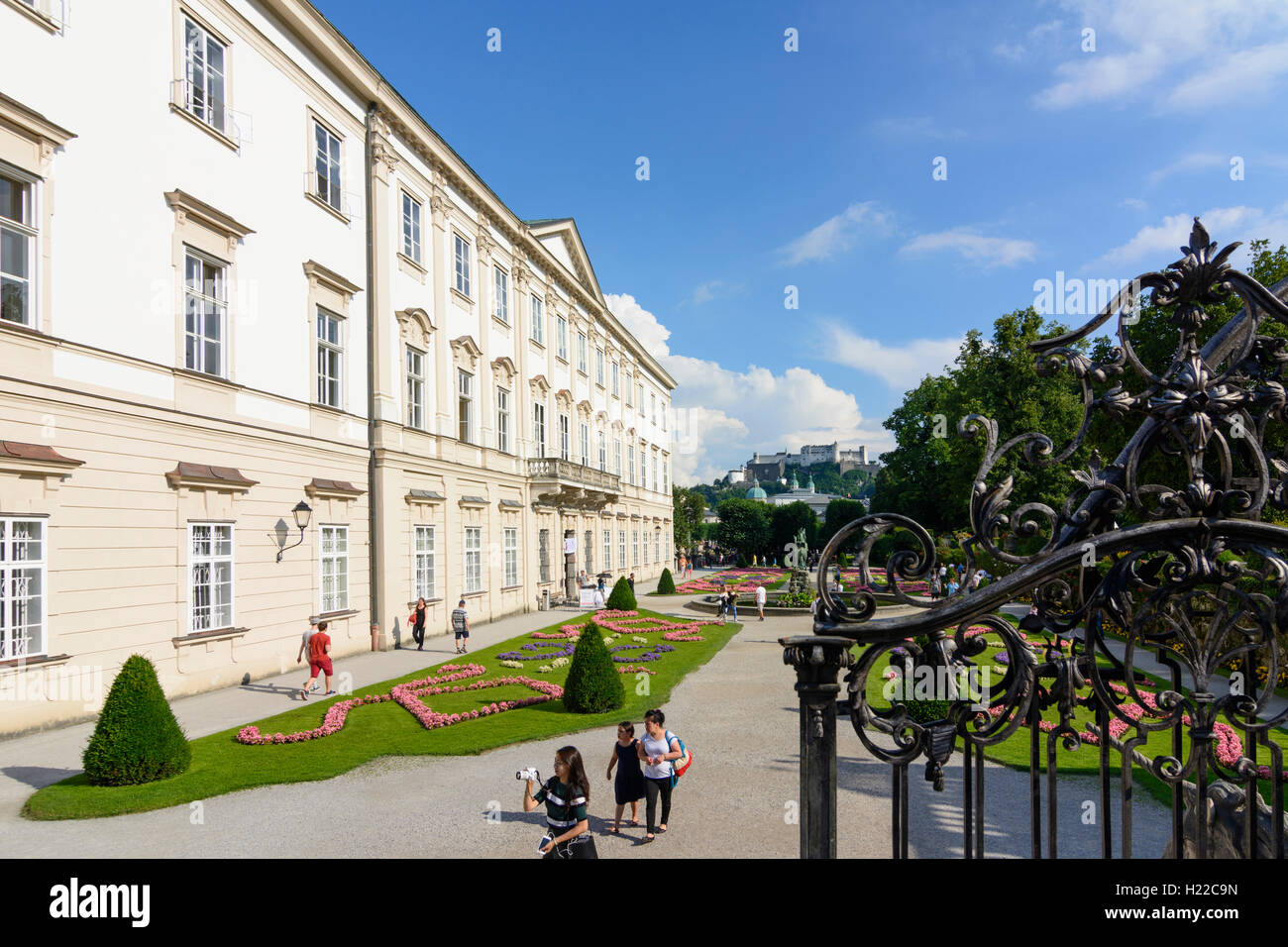 Salzburg: Schloss Mirabell, Mirabellgarten, Blick auf die Festung Hohensalzburg, Salzburg, Österreich Stockfoto