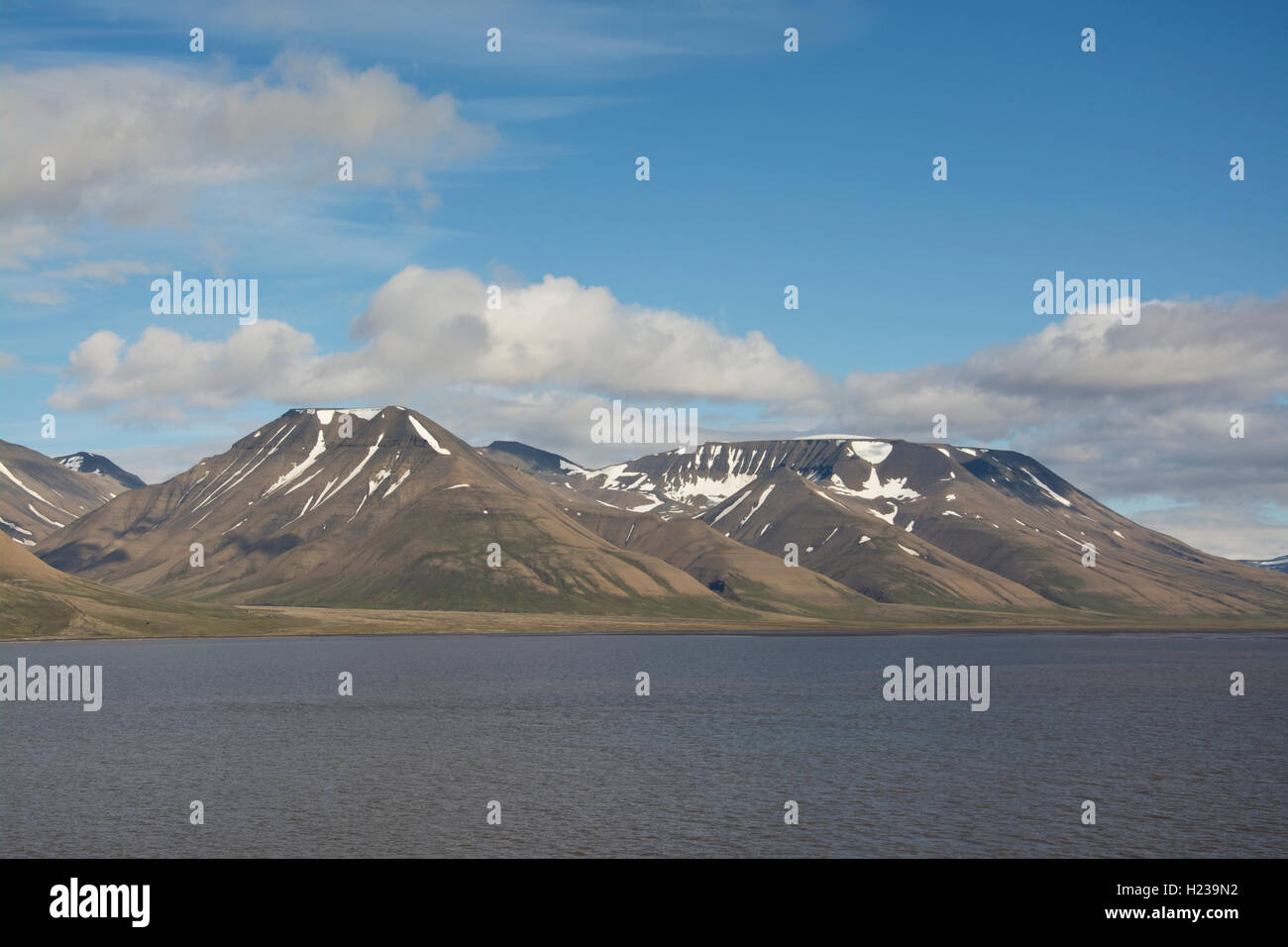 Europa, Norwegen, Svalbard (Spitzbergen), Longyearbyen, Klippen von Adventfjorden Stockfoto