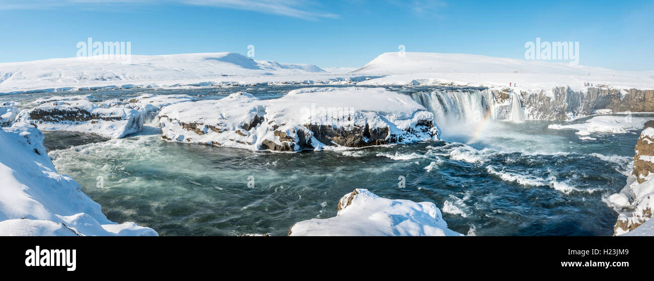 Goðafoss Wasserfall im Winter, Regenbogen, Schnee und Eis, nordwestliche Region Island Stockfoto