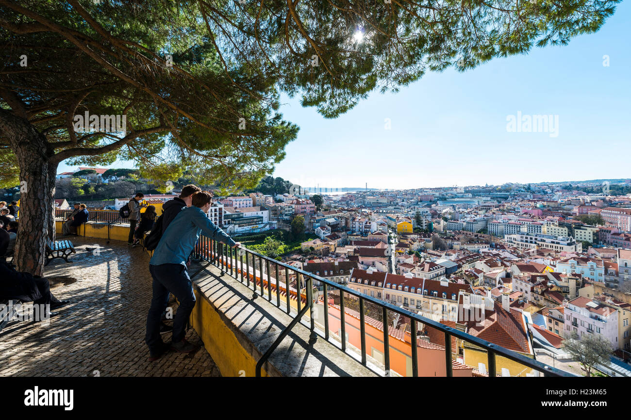 Blick auf Lissabon, Graça Viewpoint, Lissabon, Portugal Stockfoto