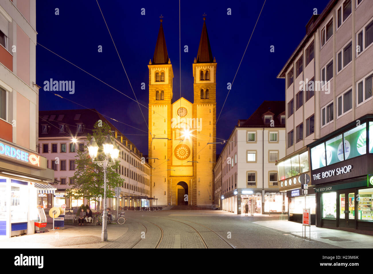 Der Romanische St.-Kilians-Dom in Würzburg Wurde 1040-75 Anstelle Einer Vorgängerkirche Erbaut. Um 1500 Sindh sterben Seitennschiffe Stockfoto