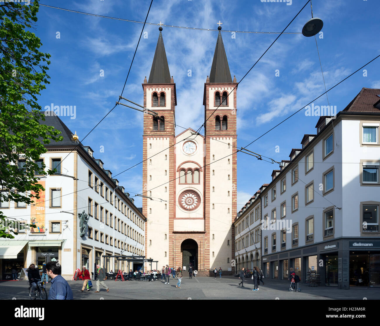 Der Romanische St.-Kilians-Dom in Würzburg Wurde 1040-75 Anstelle Einer Vorgängerkirche Erbaut. Um 1500 Sindh sterben Seitennschiffe Stockfoto