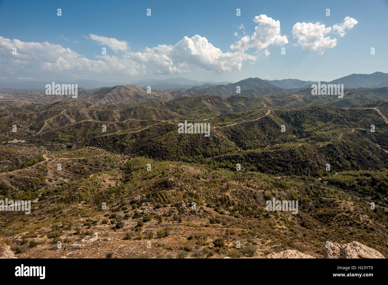 Die Aussicht von Vouni Palace in Richtung Troodos-Gebirge von Zypern Stockfoto