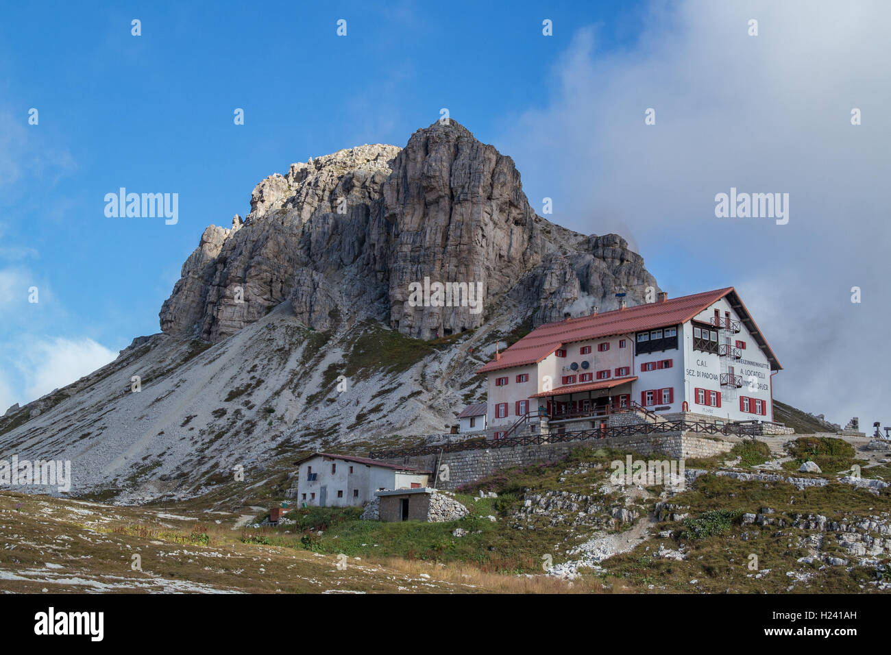 Hütte am Drei Zinnen / Tre Cime di Lavaredo / Drei Zinnen Hütte in den ...