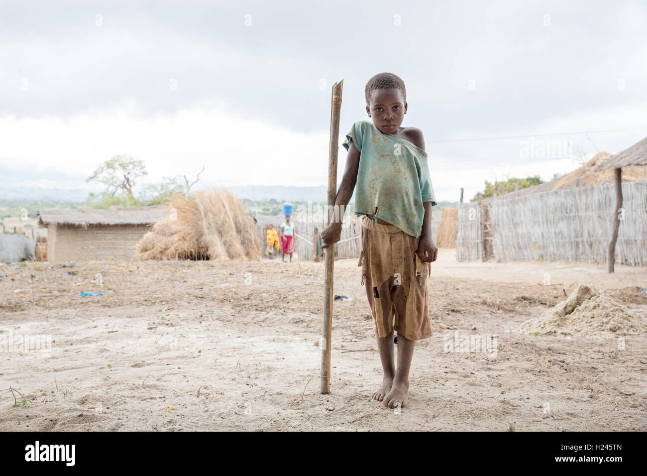 Cavaia Dorf, Chica Bezirk. Provinz Nampula, Mosambik, August 2015: Tominho Alberto, 8 Jahre alt.  Seine Eltern sind Bauern.  Foto: Mike Goldwater Stockfoto