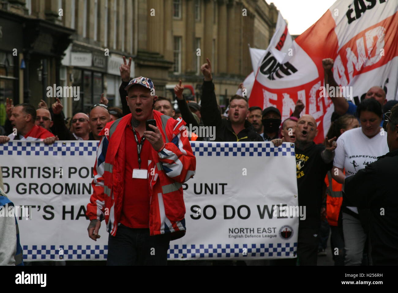 Newcastle Upon Tyne, UK Septermber 24., 2016. EDL und pro Einwanderung/anti-Rassismus-Aktivisten gleichzeitig im Stadtzentrum von Newcastle zu halten. David Whinham/Alamy Live-Nachrichten Stockfoto