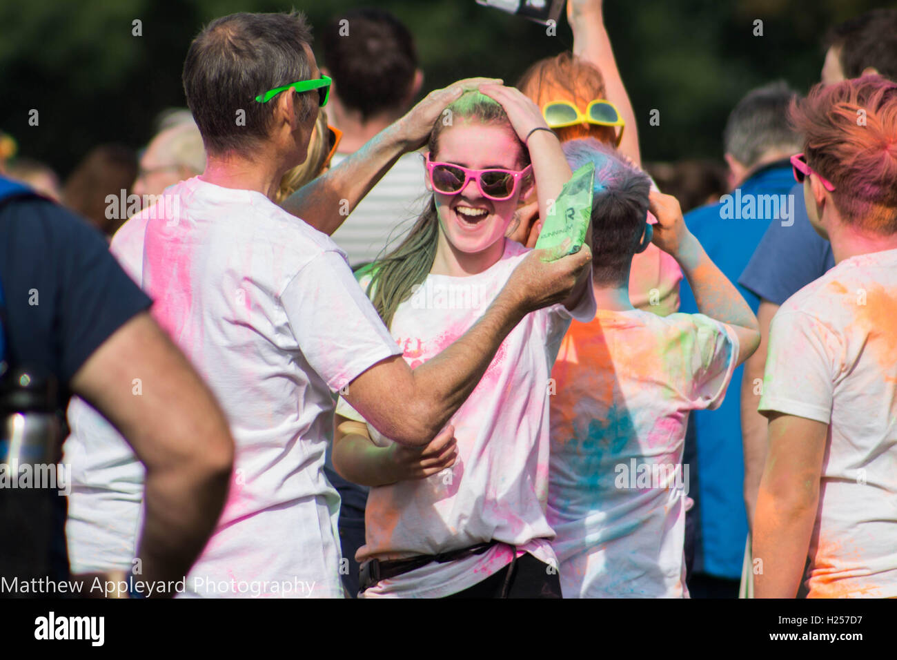 Hull, Großbritannien. 25. September 2016. Dove house Colour run, Kredit: Matthew appleyard/alamy leben Nachrichten Stockfoto