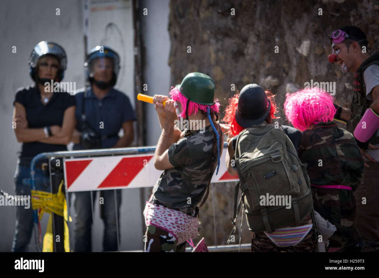 Rom, Italien. 24. September 2016. Kurden leben in Italien März schreien "Terrorist Erdogan", um gegen das Massaker an den Kurden und die türkische Regierung zu protestieren.       Lokalen Caption *** Rom, Italien. 24. September 2016. Kurden leben in Italien März "Terrorist Erdogan", rief zum protest gegen das Massaker des kurdischen Volkes und die türkische Regierung, im Bild einer Moment Manifestation Stockfoto