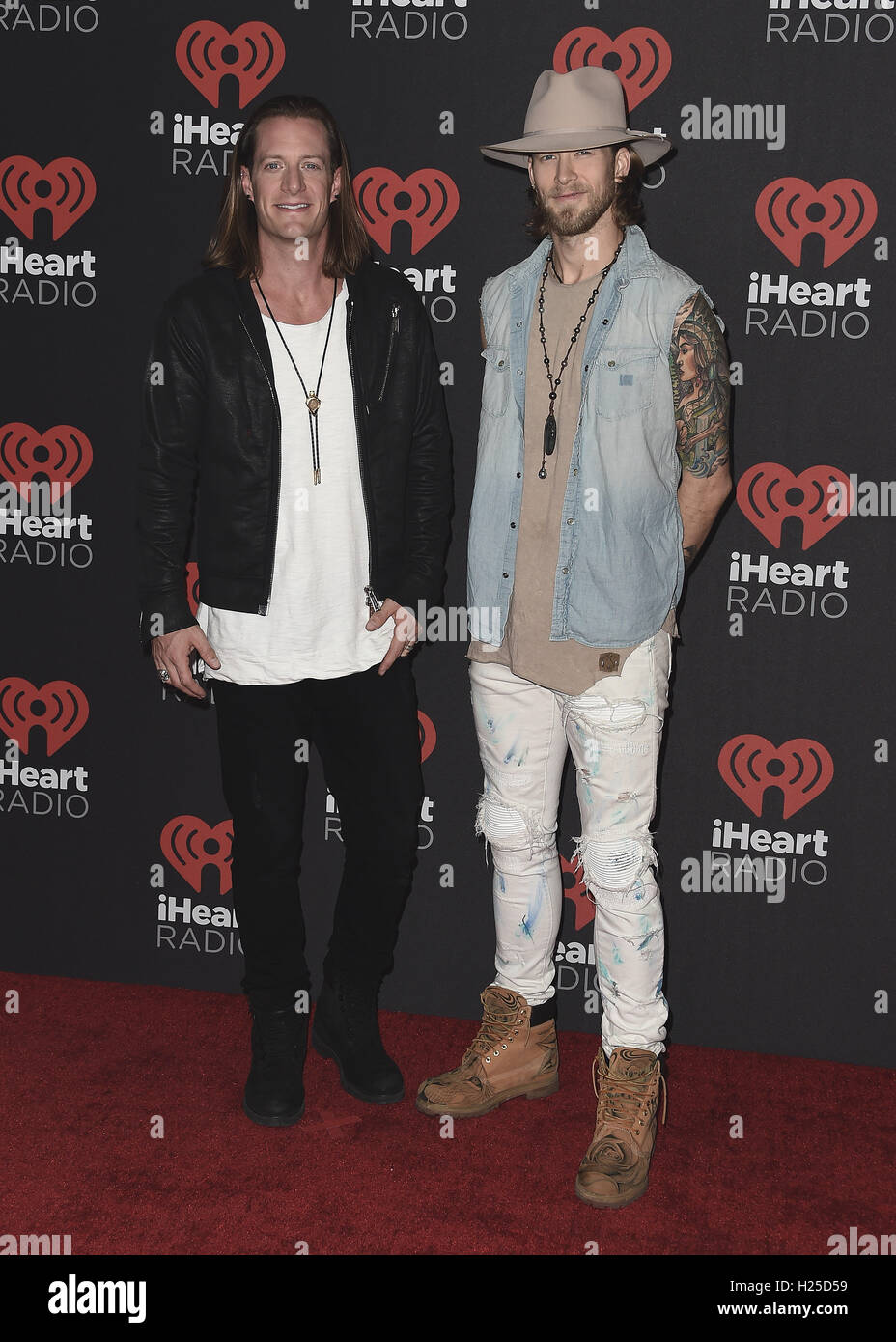 LAS VEGAS, NV - 24 SEPTEMBER: Florida Georgia Line am 2. Tag der 2016 iHeartRadio Music Festival in der T-Mobile Arena am 24. September 2016 in Las Vegas, Nevada. Bildnachweis: mpi99/MediaPunch Stockfoto