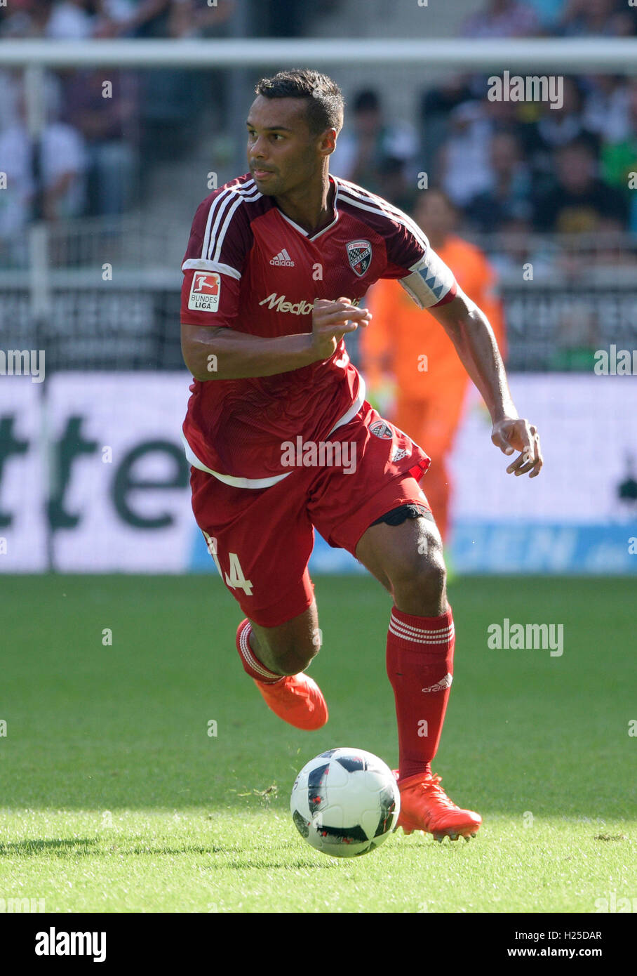 Borussia-Park Mönchengladbach, Deutschland. 24. September 2016. 1. Deutsche Fussball Bundesliga Saison 2016/17, Spieltag 5, Borussia Mšnchengladbach (Mönchengladbach, Gladbach) Vs FC Ingolstadt 04---Marvin Matip (Ingolstadt) Credit: Kolvenbach/Alamy Live-Nachrichten Stockfoto