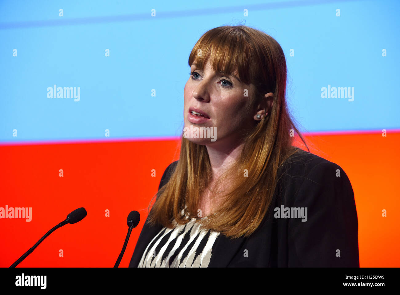 Liverpool, Vereinigtes Königreich. 24. September 2016. Angela Rayner Shadow Staatssekretär für Bildung, die anlässlich der Woemn Konferenz, Labour-Parteitag Liverpool Credit: Della Batchelor/Alamy Live News Stockfoto