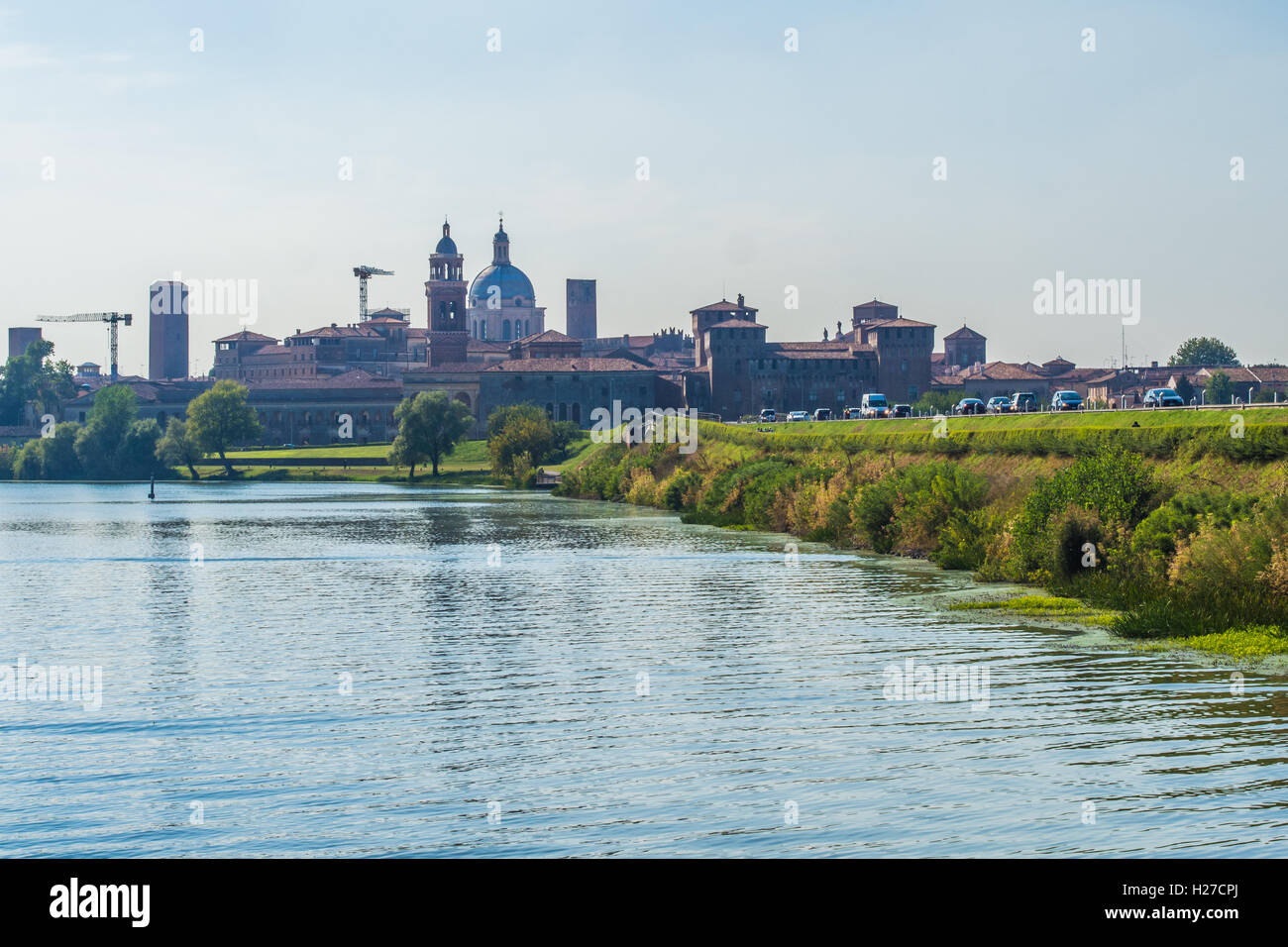 Mantua (Mantova), vom Fluss Mincio, Lombardei, Italien Stockfoto