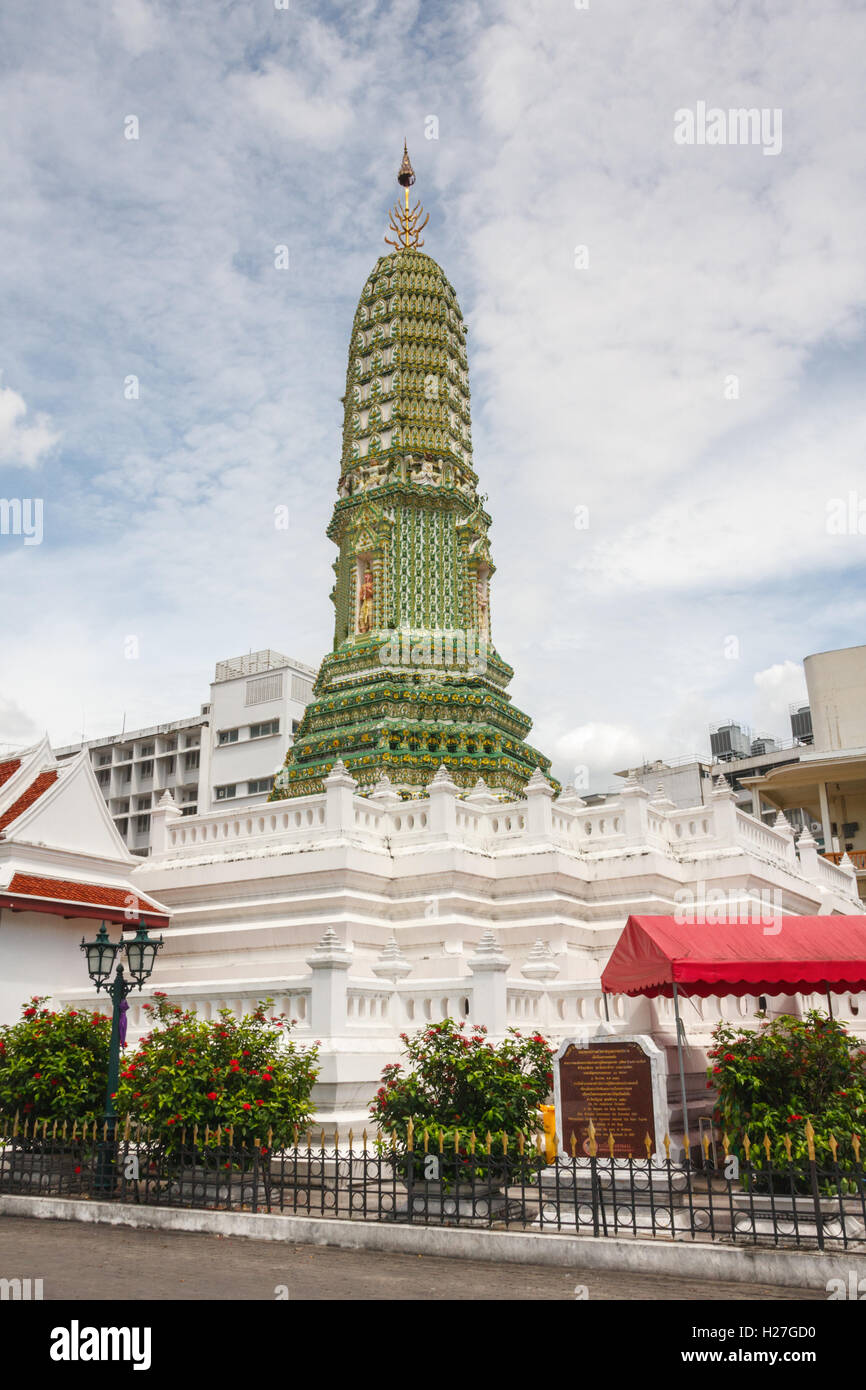 Stupa der Wat Ratchaburana Tempel auf der Rattanakosin Insel, Bangkok, Thailand. Stockfoto