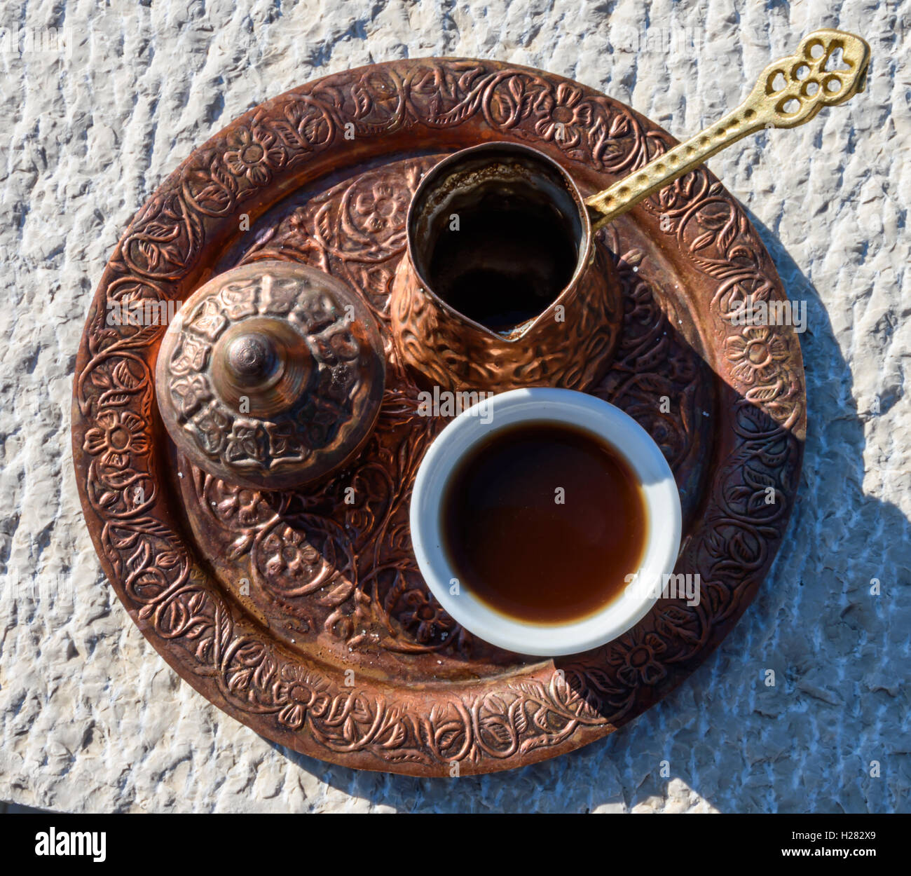 Bosnischer kaffee -Fotos und -Bildmaterial in hoher Auflösung – Alamy