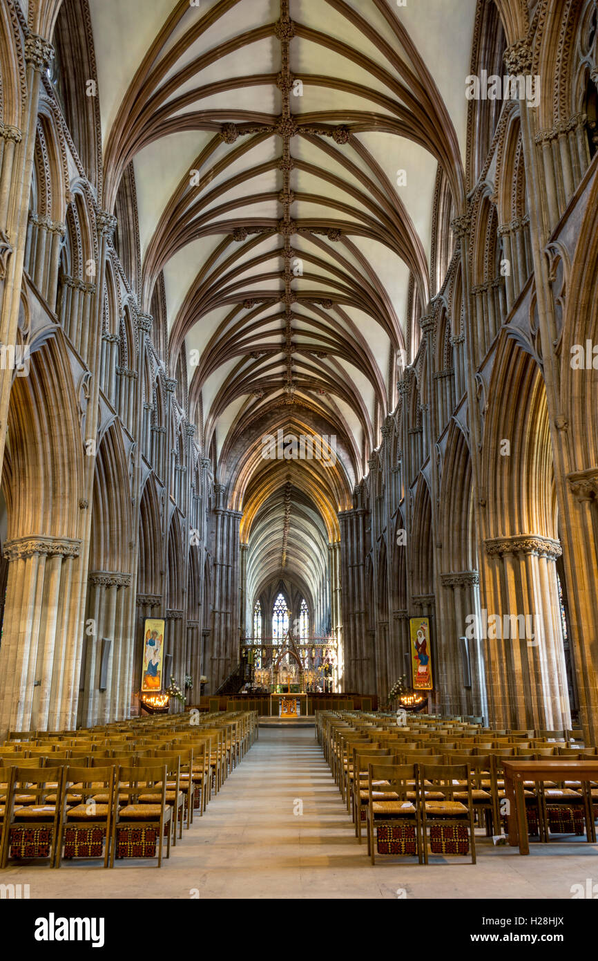 Das Kirchenschiff der Lichfield Kathedrale, Lichfield, Staffordshire, England, Vereinigtes Königreich Stockfoto