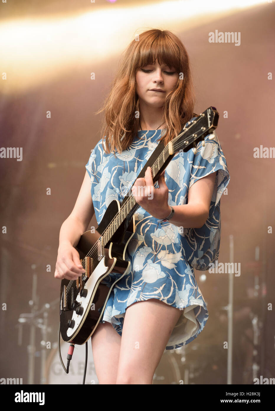 Gabrielle Aplin erklingt in der Larmer Baum Festival, Wiltshire, England, UK. 16. Juli 2016 Stockfoto